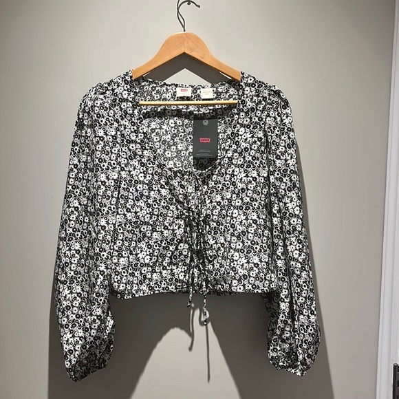 Levi's Tops - Brand new Levi’s blouse